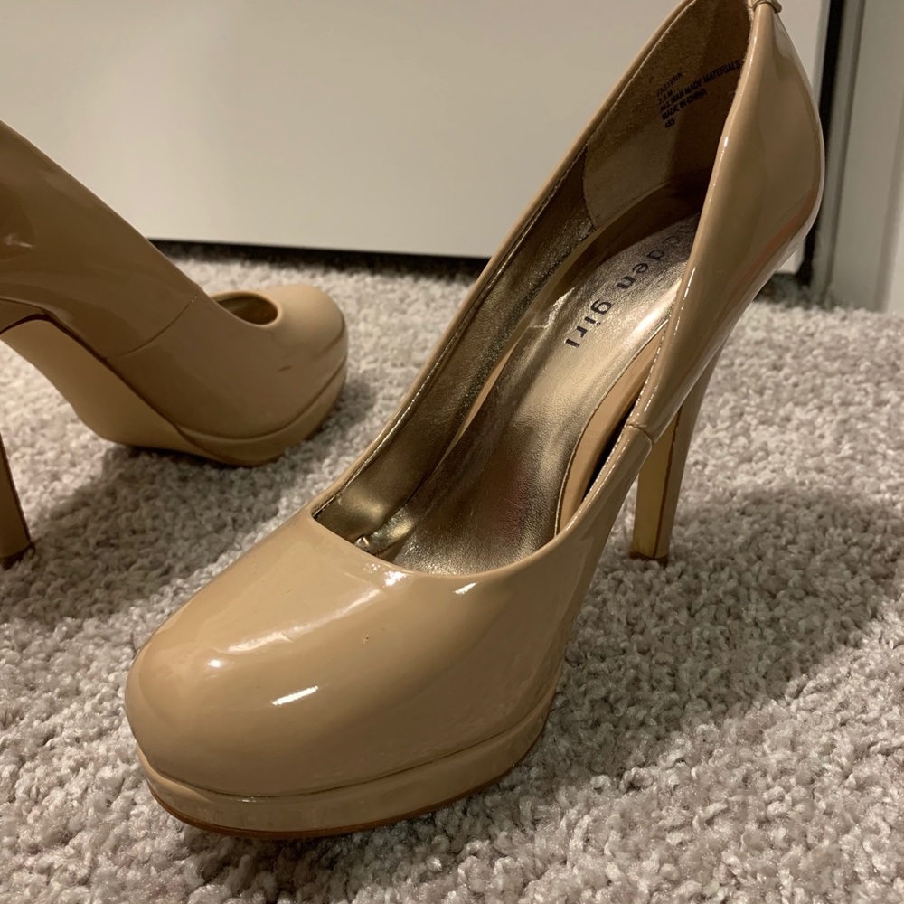 Heels - Picture 2 of 3
